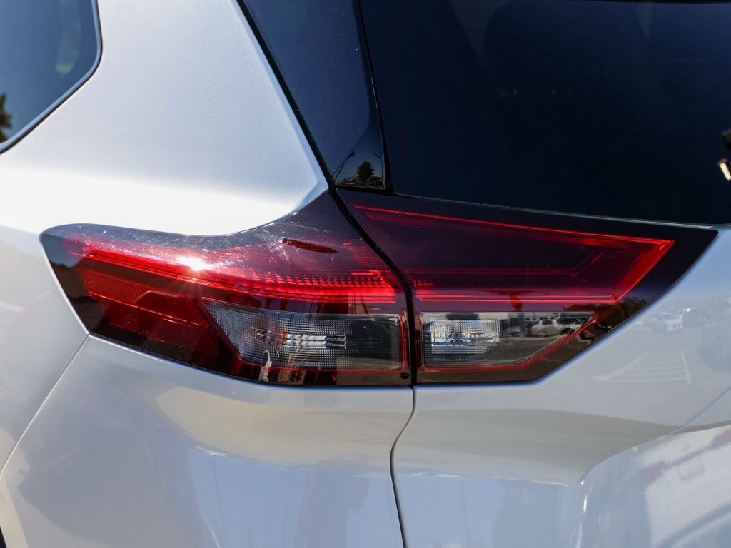 Used 2026 Nissan Rogue Platinum w/ Platinum Premium Package image 7