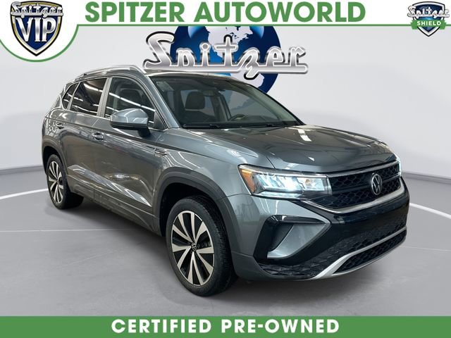 Used 2023 Volkswagen Taos SE w/ Panoramic Sunroof Package FWD image 1