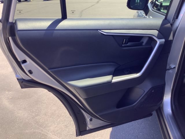 Used 2022 Toyota RAV4 LE AWD/4WD image 25