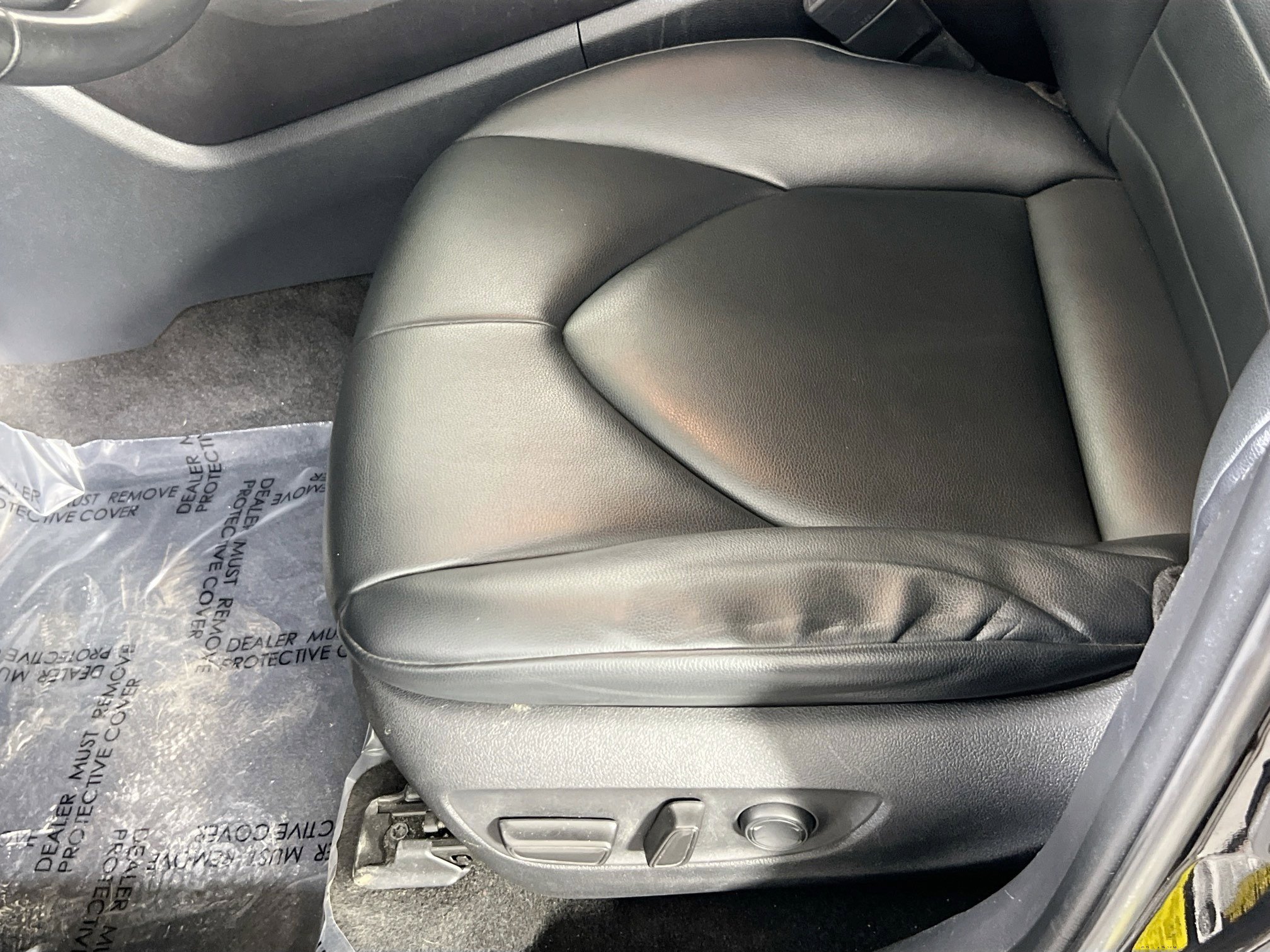 Used 2023 Toyota Highlander XLE AWD/4WD image 18