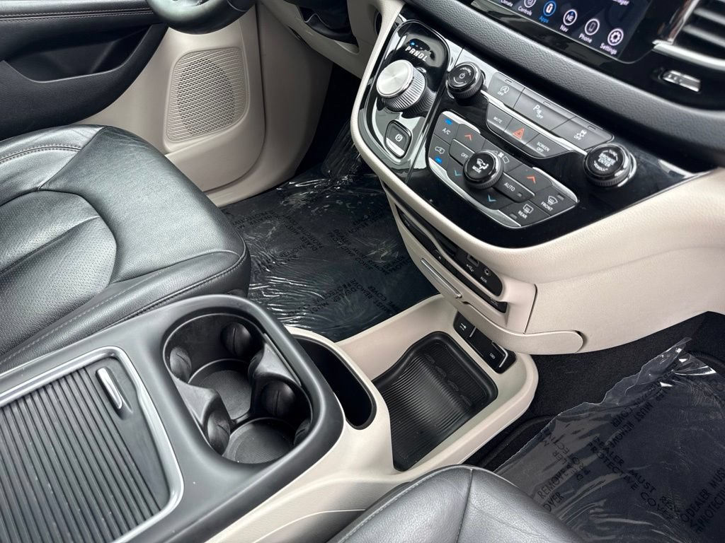 Used 2020 Chrysler Pacifica Touring-L Plus FWD image 41