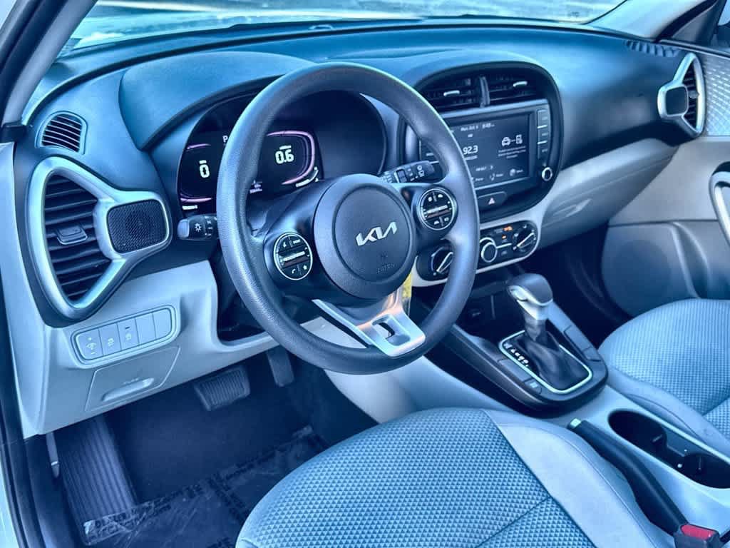 Used 2023 Kia Soul LX w/ Option Group 015 FWD image 13