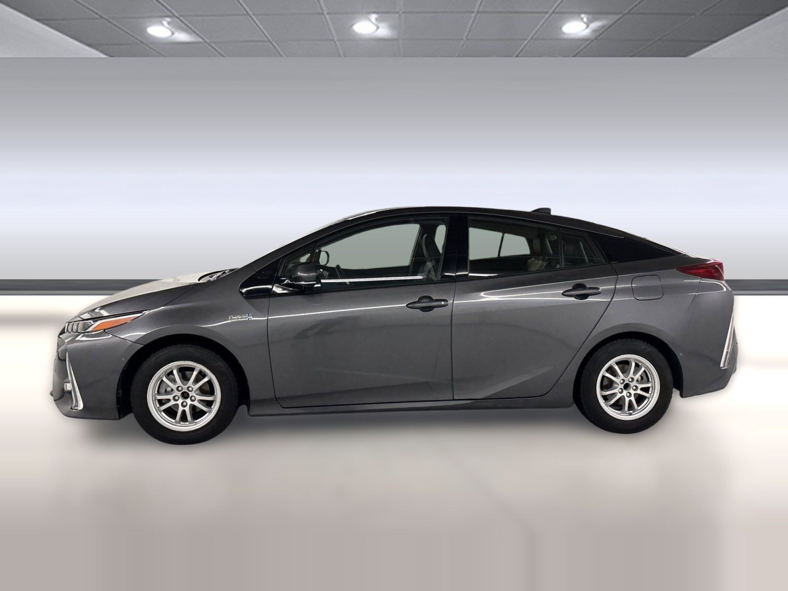 Used 2017 Toyota Prius Prime Advanced w/ Preferred Accessory Package FWD image 2