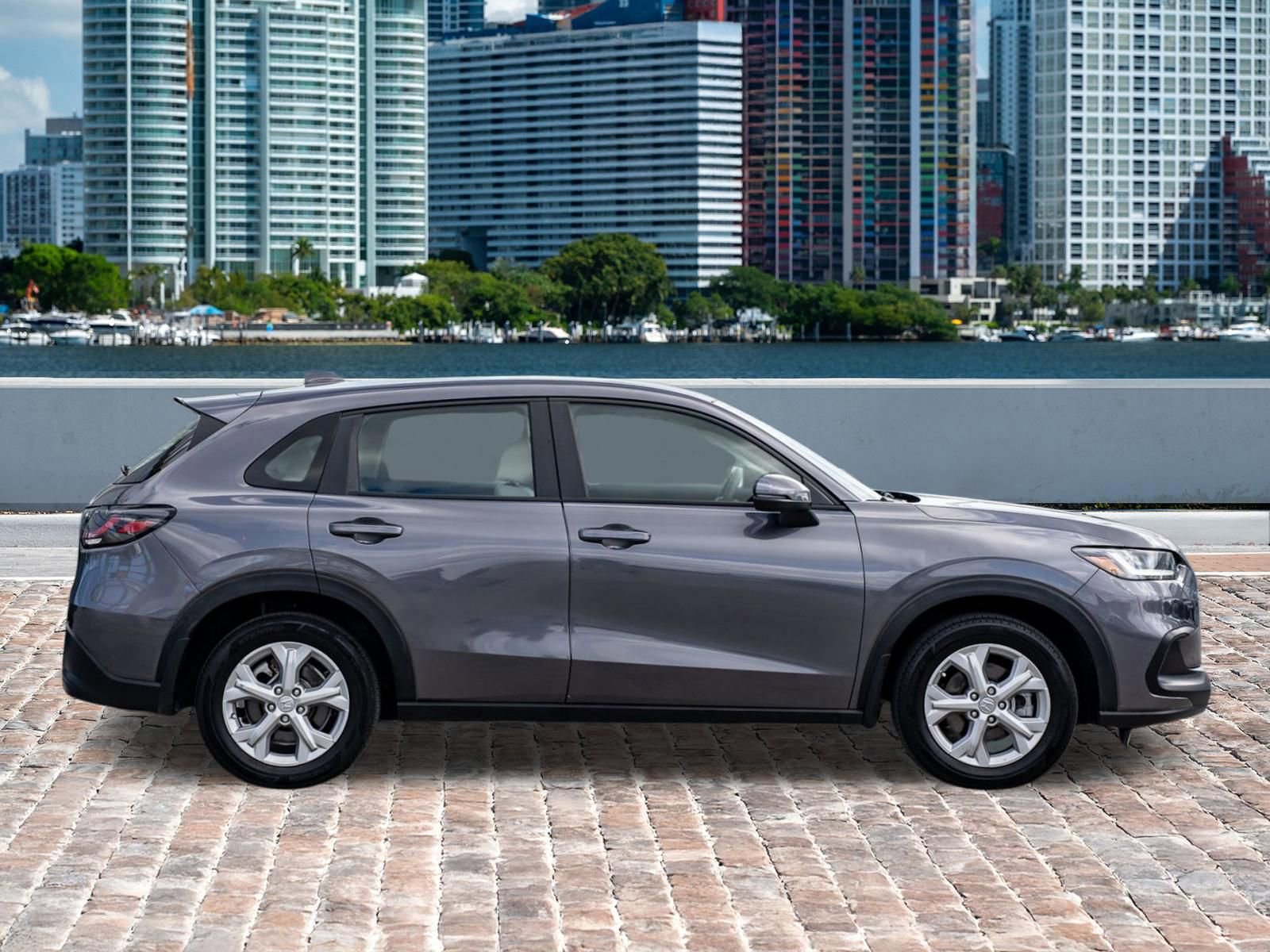 Certified 2023 Honda HR-V LX image 4