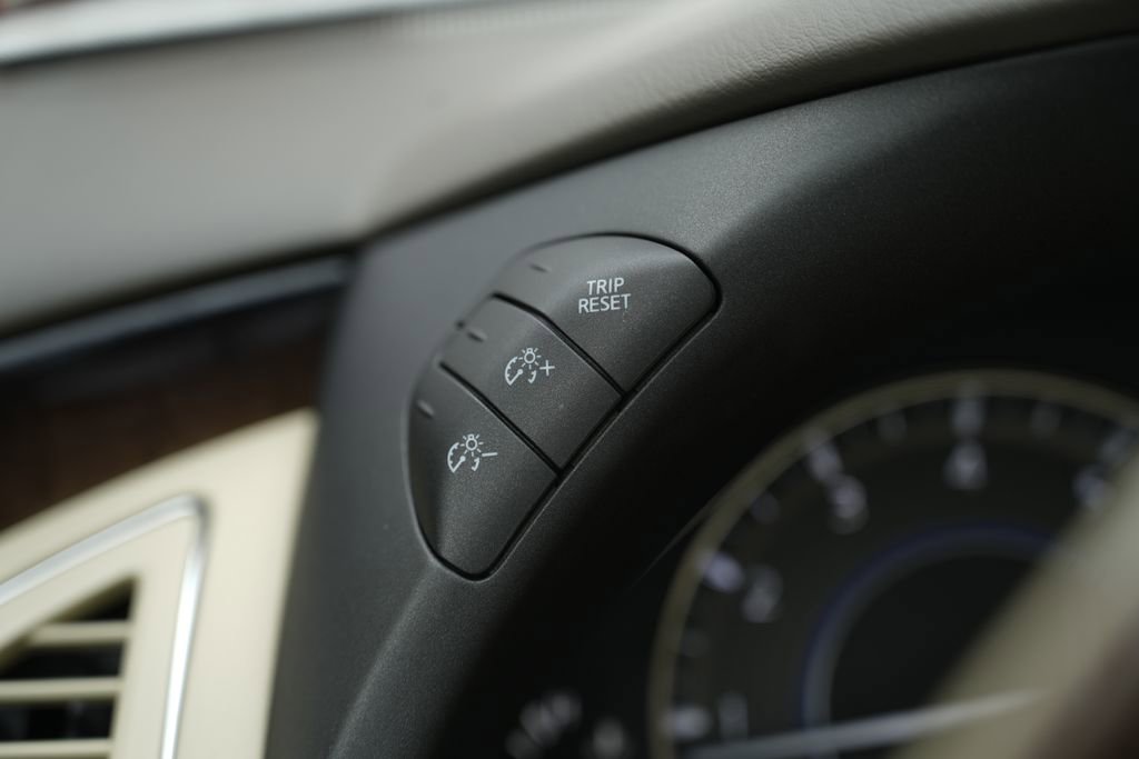 Used 2012 INFINITI QX56 4WD w/ Deluxe Touring Pkg image 52