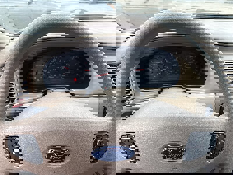 Used 2003 Ford Taurus SE image 31