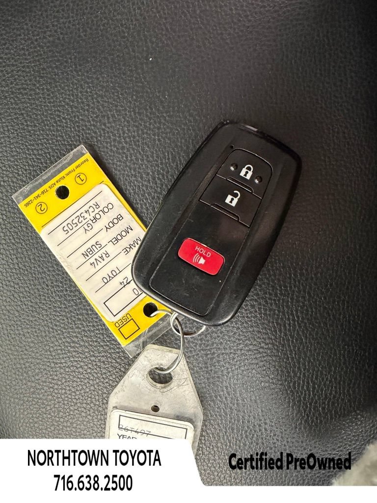 Used 2024 Toyota RAV4 XLE AWD/4WD image 27