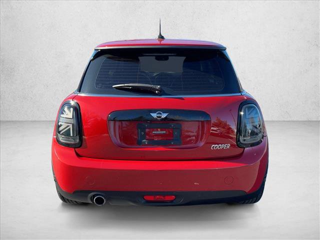 Used 2018 MINI Cooper 2-Door Hardtop image 7