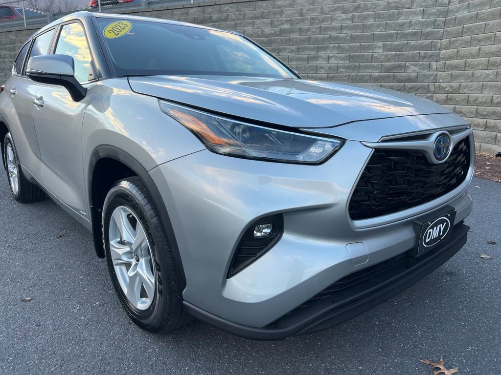 Used 2023 Toyota Highlander LE image 8