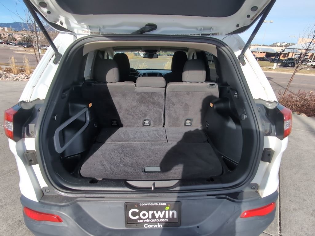 Used 2016 Jeep Cherokee Latitude image 25