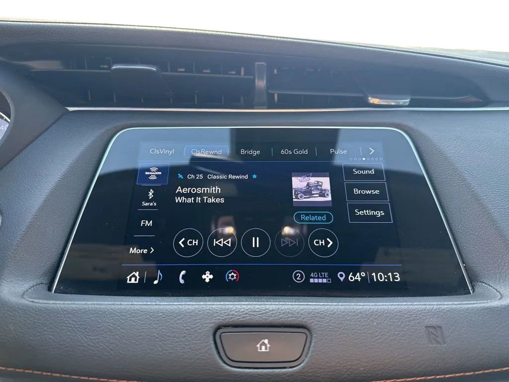 Used 2020 Cadillac XT4 Sport w/ Cold Weather Package AWD/4WD image 21