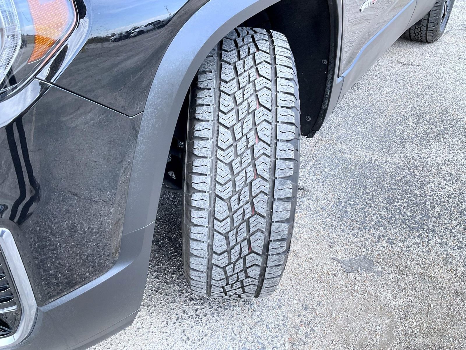 Used 2022 GMC Acadia AT4 w/ Technology Package image 24