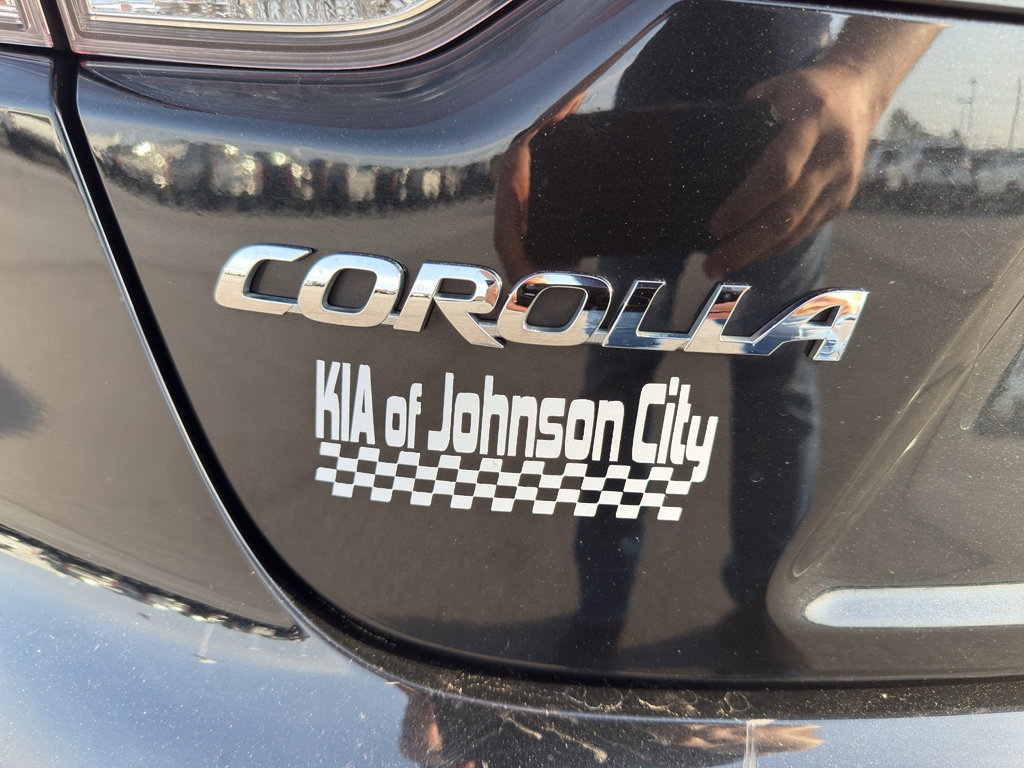 Used 2022 Toyota Corolla LE FWD image 17