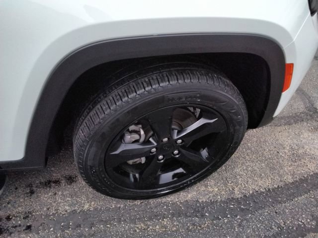 Used 2023 Jeep Grand Cherokee L Limited w/ Black Appearance Package AWD/4WD image 18