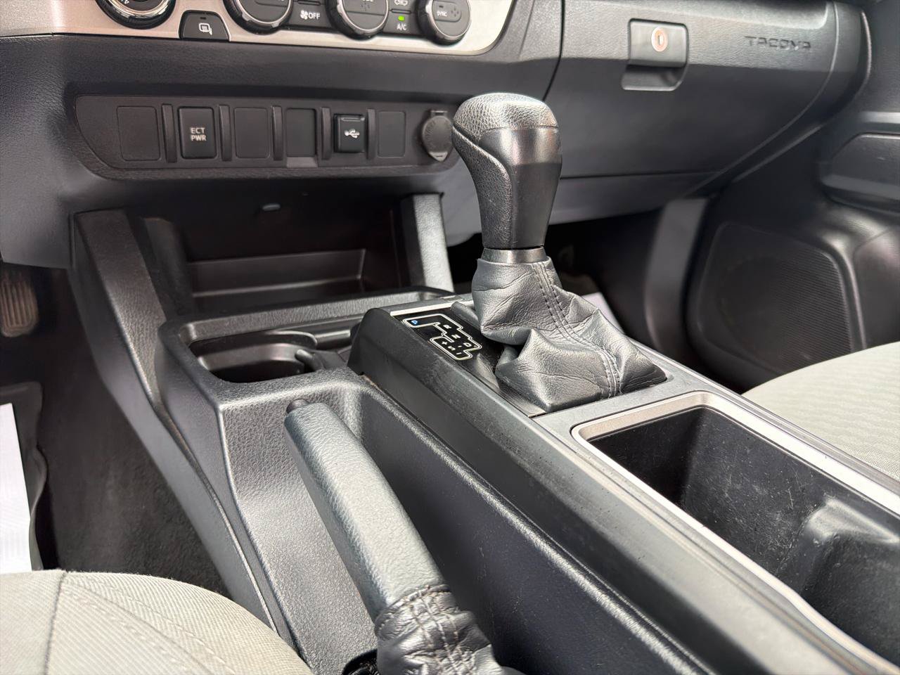 Used 2021 Toyota Tacoma SR AWD/4WD image 12