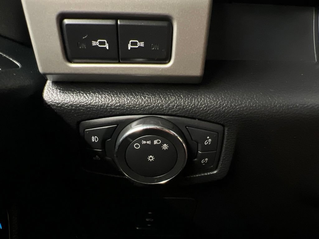 Used 2016 Ford F150 Lariat w/ Equipment Group 502A Luxury AWD/4WD image 23