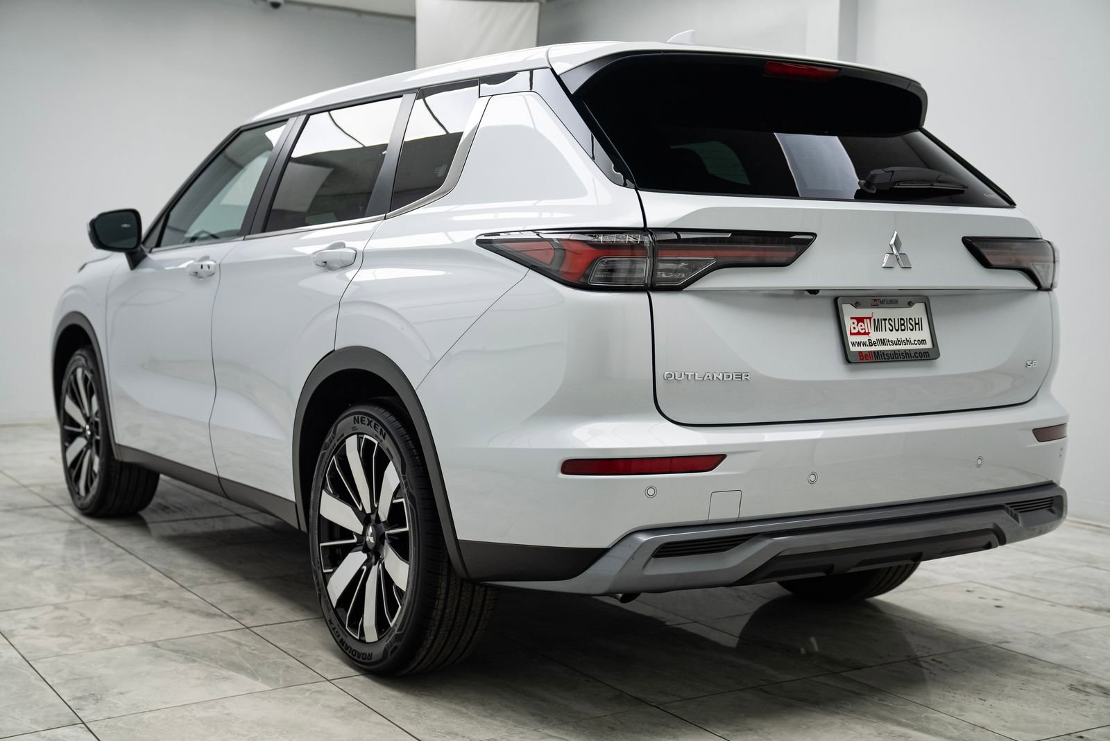 Used 2025 Mitsubishi Outlander SE image 7