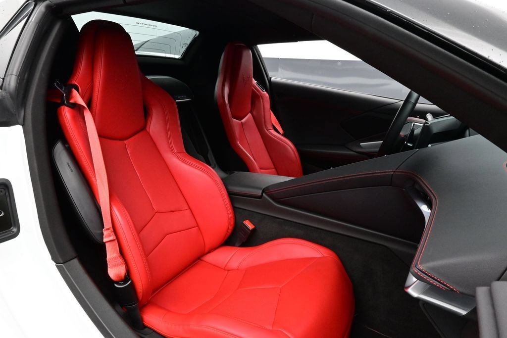 Used 2025 Chevrolet Corvette Z06 RWD image 12
