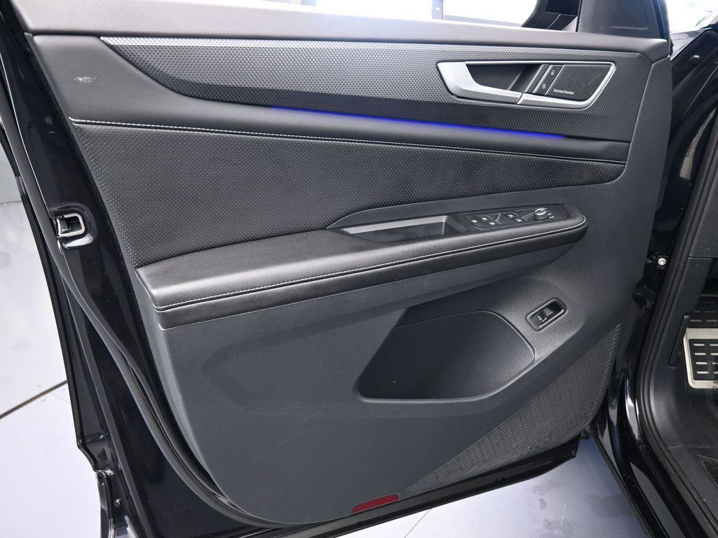 Used 2024 Volkswagen Atlas Cross Sport SEL Premium R-Line image 17