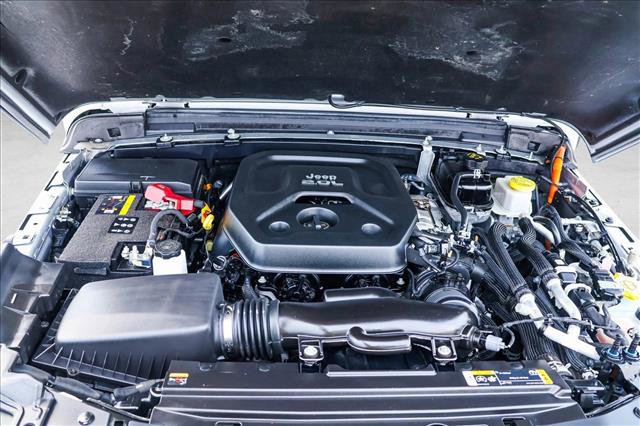 Used 2022 Jeep Wrangler Unlimited Sahara w/ Cold Weather Group image 27