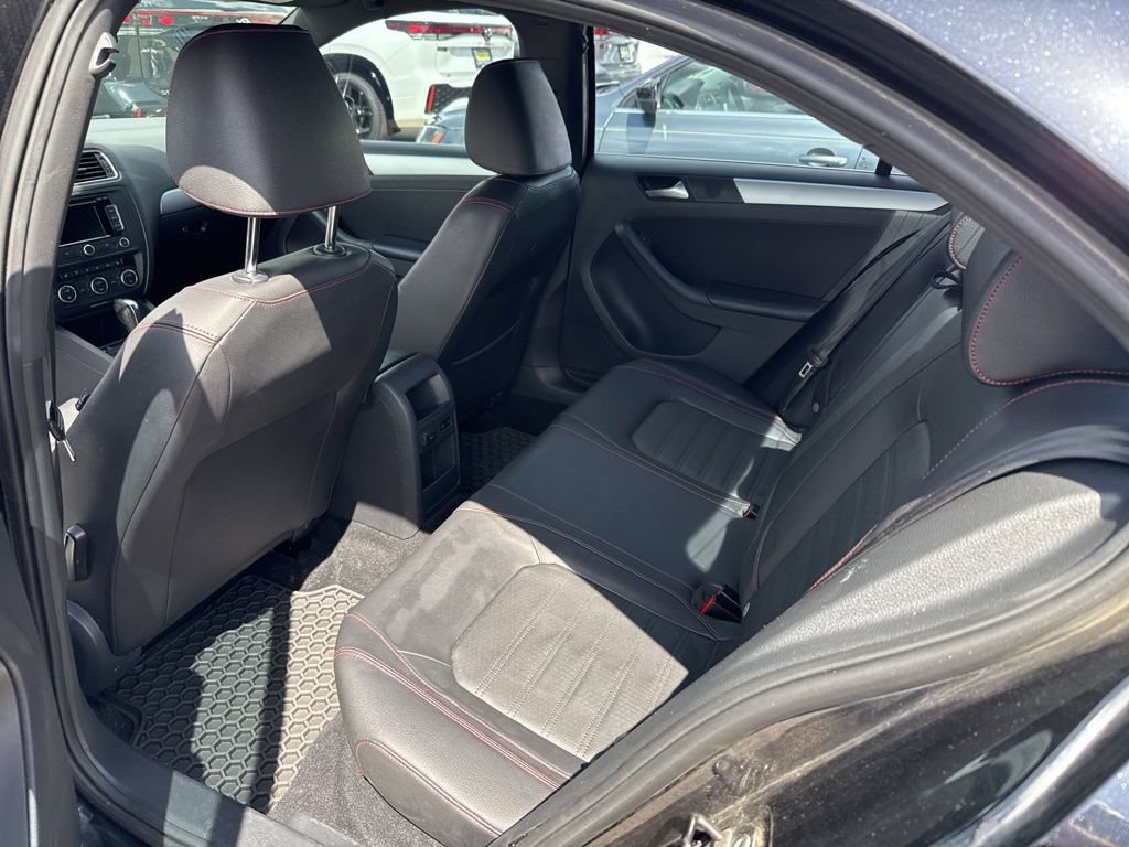 Used 2013 Volkswagen Jetta GLI Autobahn image 4