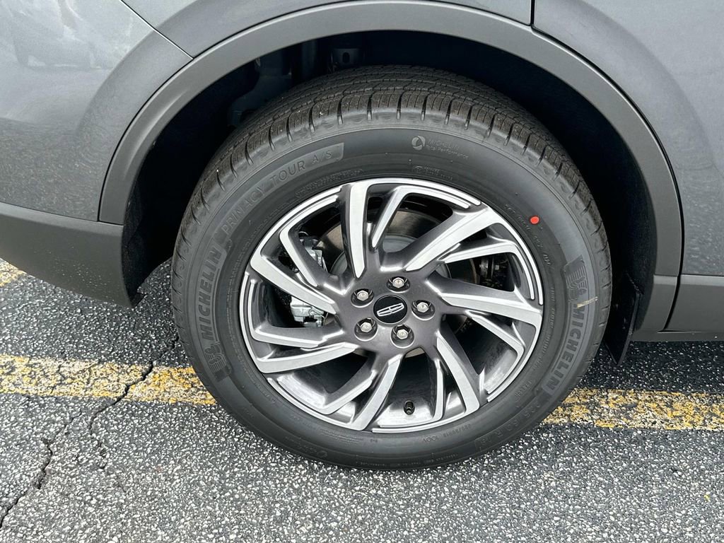 New 2025 Lincoln Corsair FWD w/ Equipment Group 101A image 17