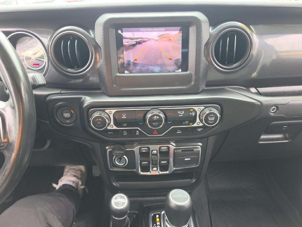 Certified 2022 Jeep Gladiator Sport AWD/4WD image 6