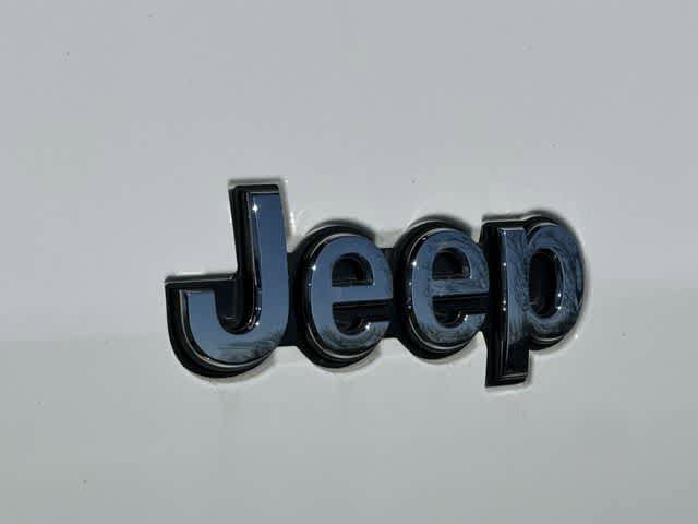 Used 2021 Jeep Grand Cherokee L Overland w/ Luxury Tech Group IV AWD/4WD image 33