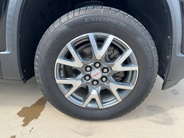 Used 2023 GMC Acadia SLT FWD image 8