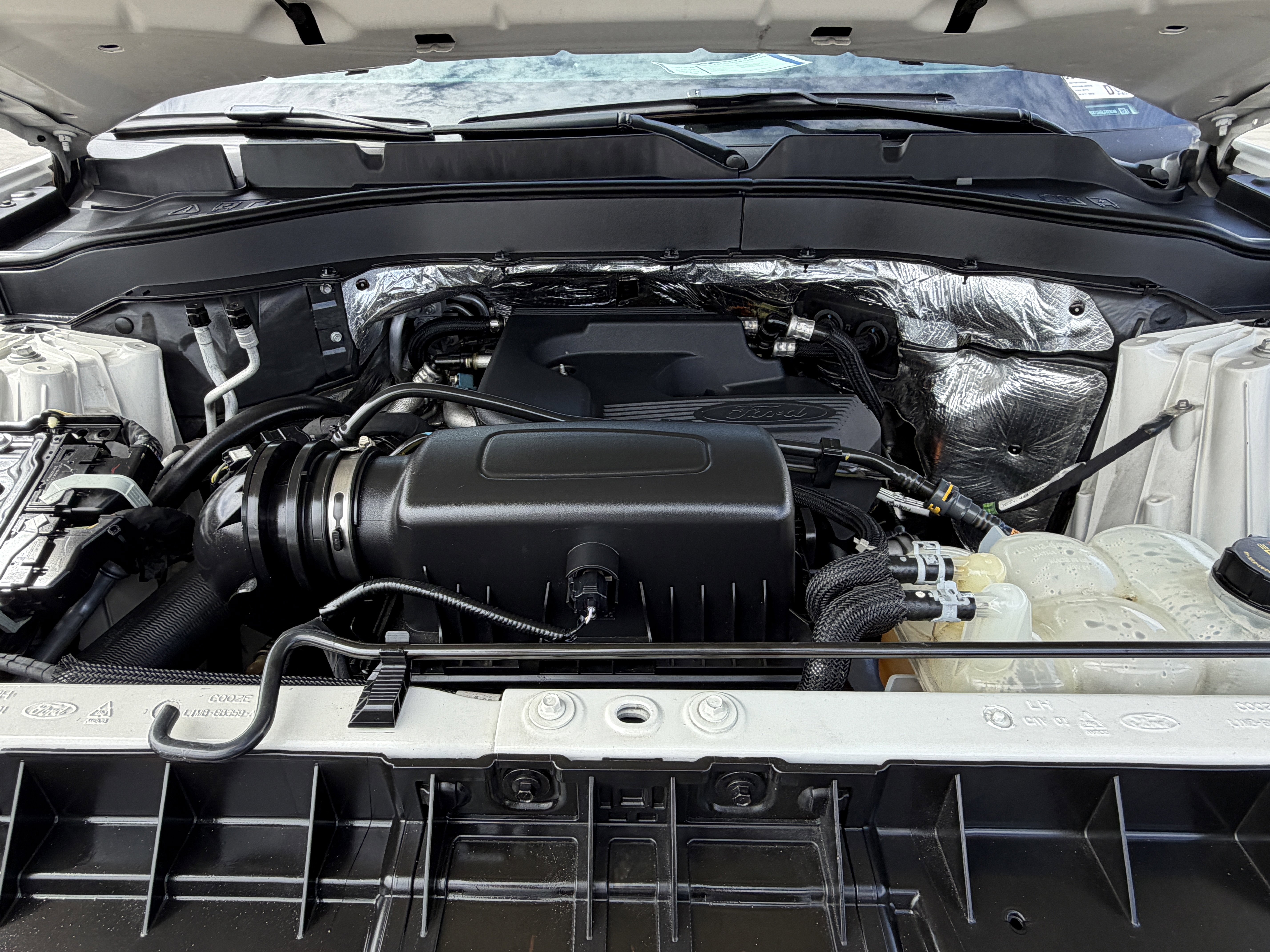 Used 2020 Ford Explorer XLT w/ Equipment Group 202A RWD image 33