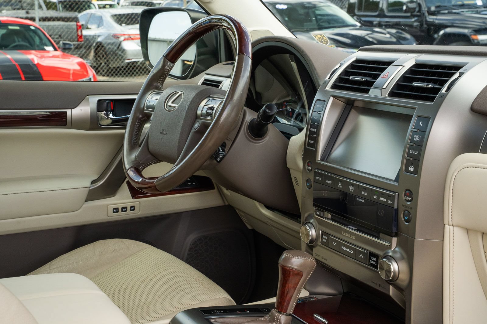 Used 2016 Lexus GX 460 w/ Premium Package AWD/4WD image 12