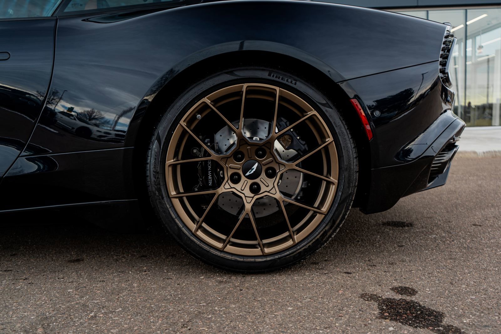 Used 2025 Aston Martin Vanquish V12 image 7