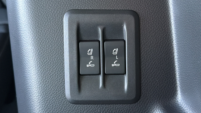 Used 2025 Lexus GX 550 w/ Accessory Package (2T) AWD/4WD image 23