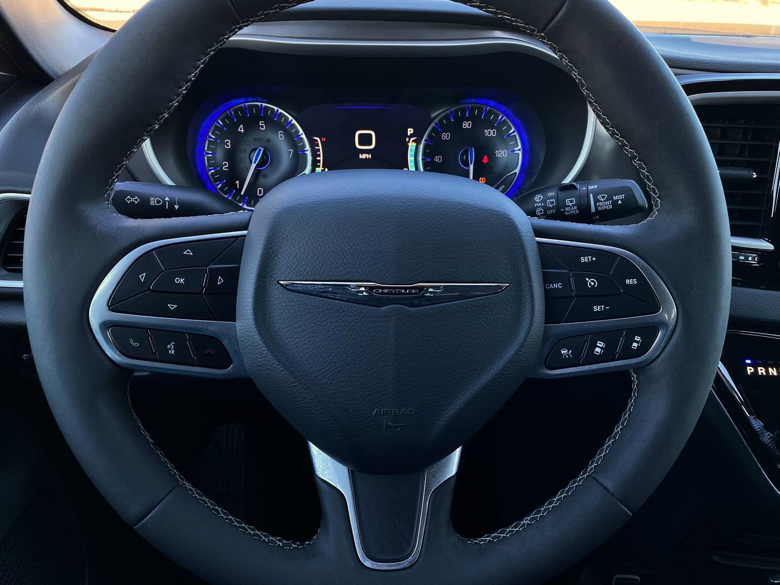 Used 2025 Chrysler Pacifica Select image 21