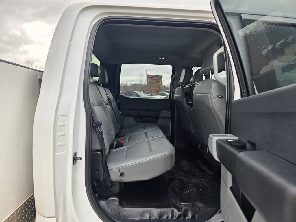 Used 2023 Ford F550 2WD Crew Cab Super Duty image 33
