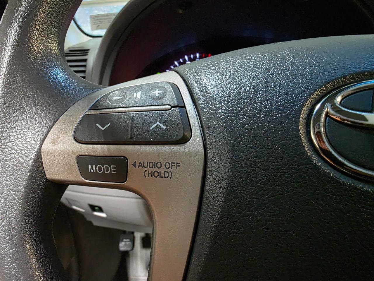 Used 2011 Toyota Camry LE FWD image 28