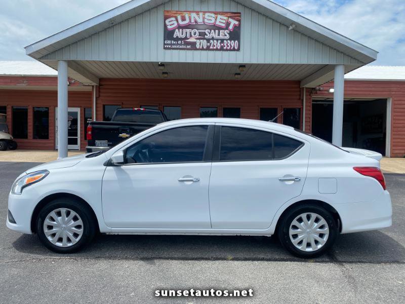 Used 2019 Nissan Versa SV image 1