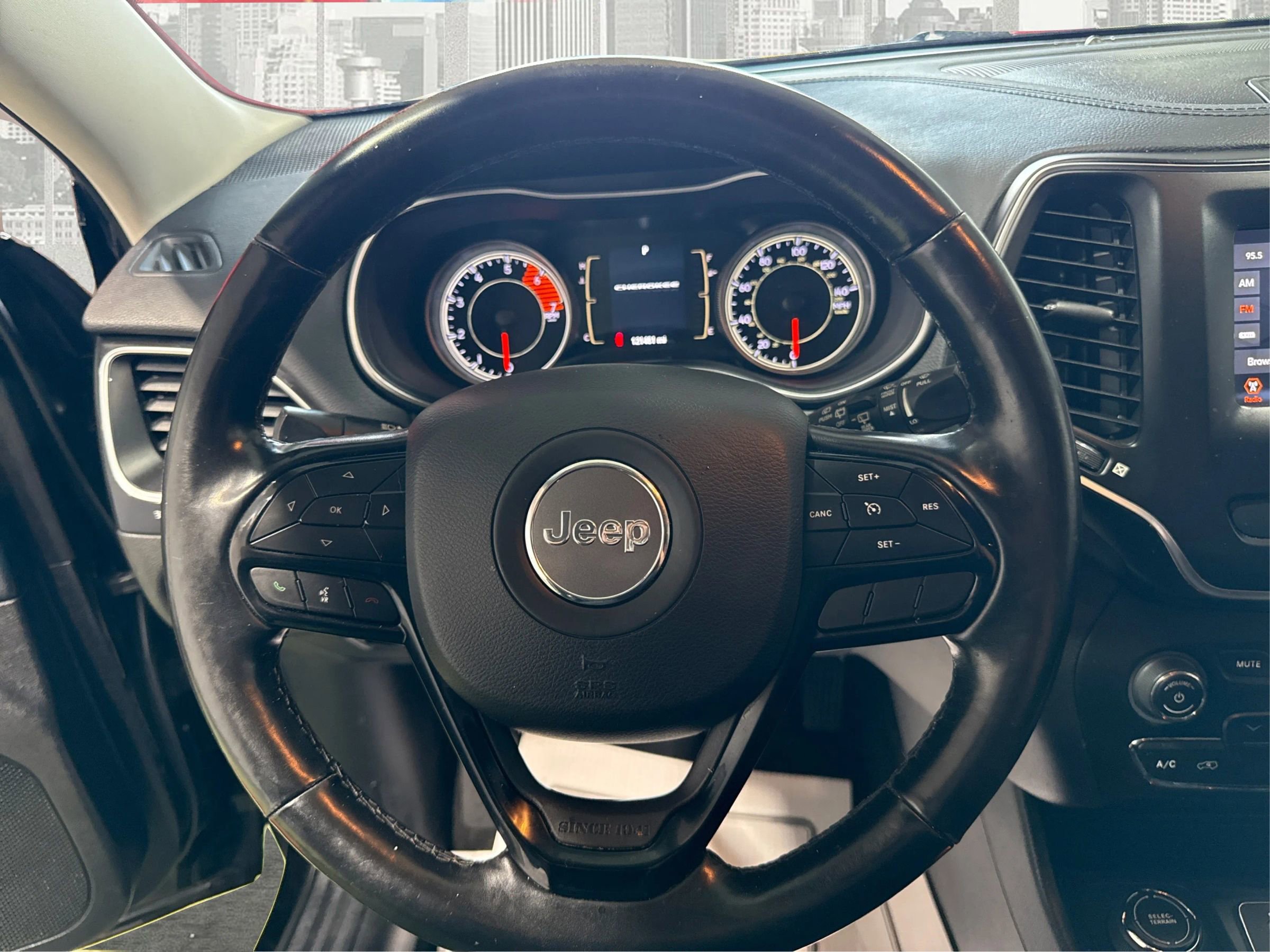 Used 2020 Jeep Cherokee Latitude Plus image 16