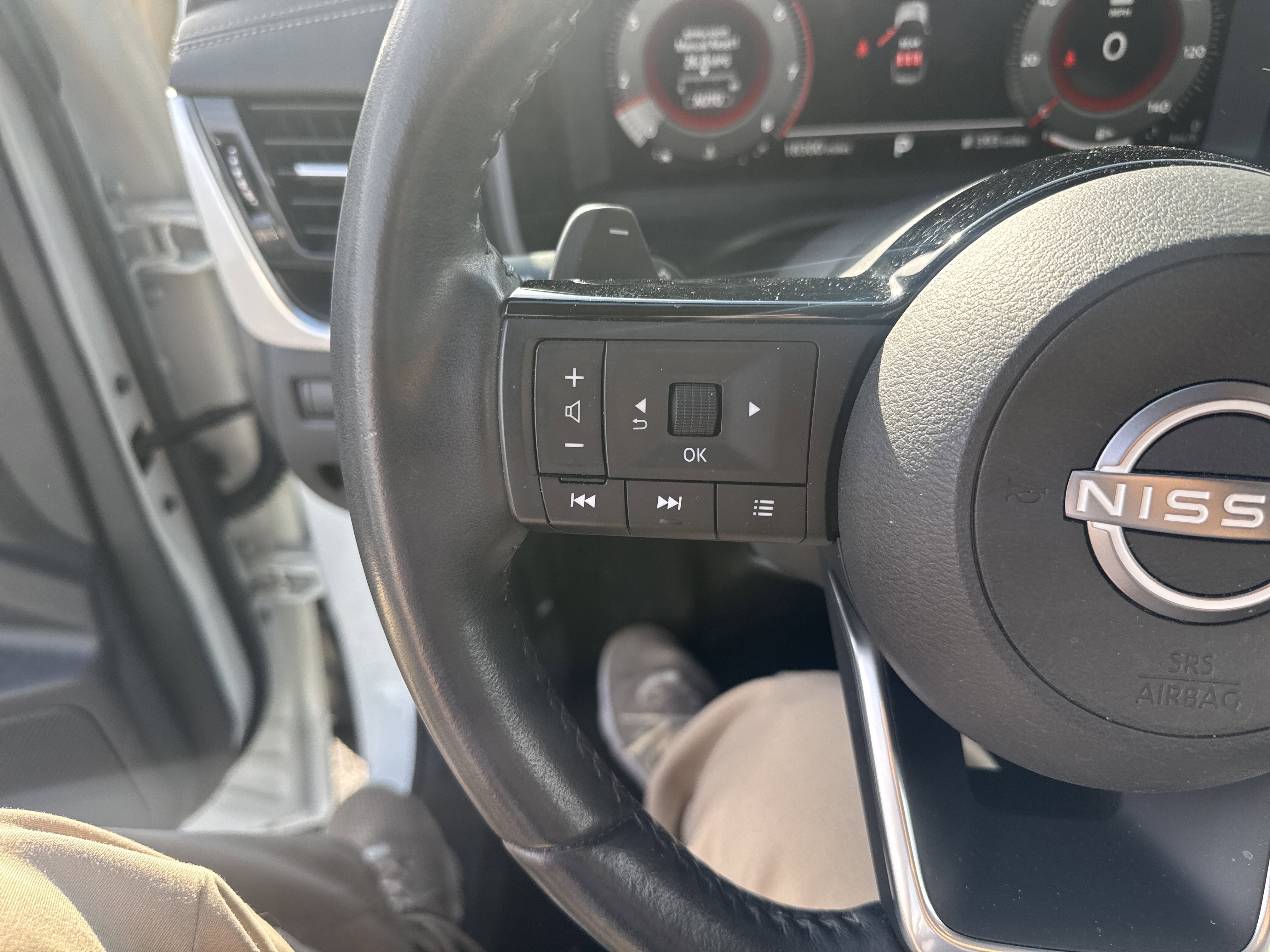 Used 2023 Nissan Rogue Platinum w/ Platinum Premium Package image 18