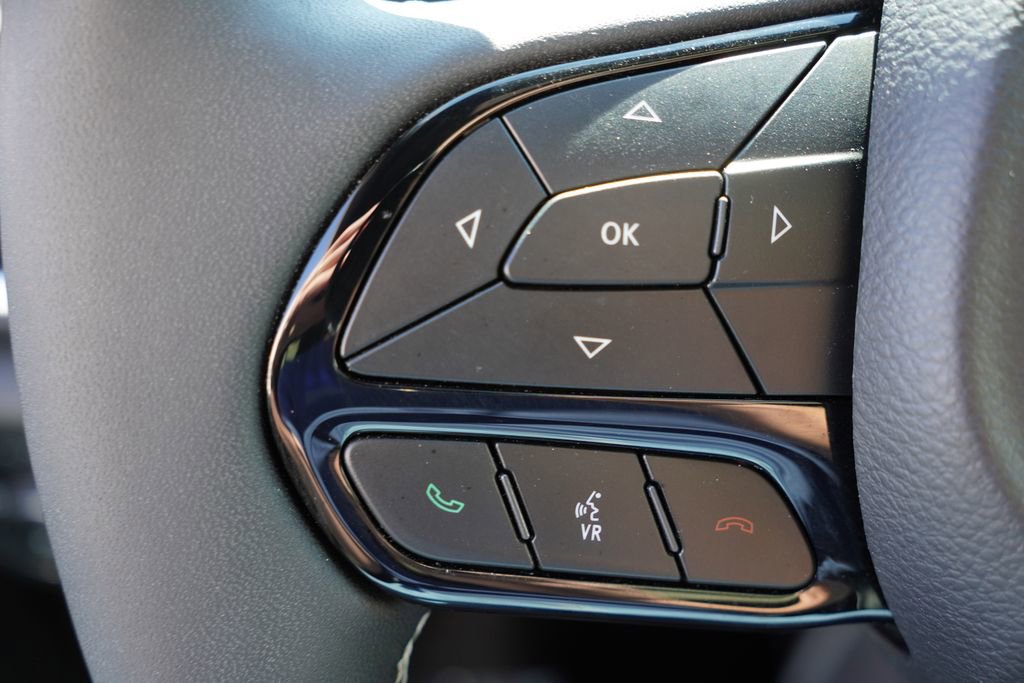 Used 2024 Chrysler Pacifica Premium image 36