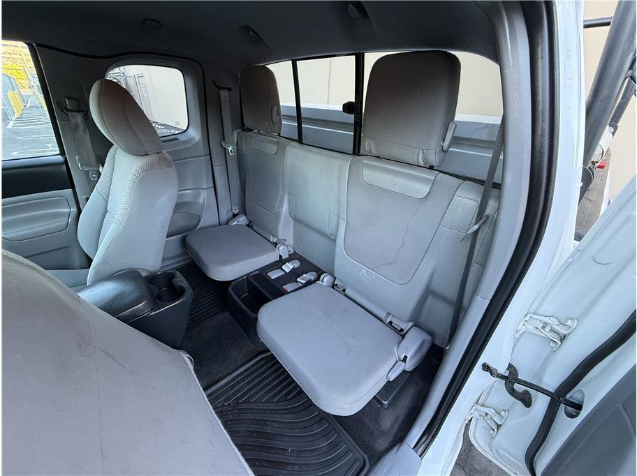 Used 2013 Toyota Tacoma 4x4 Access Cab w/ Convenience Pkg image 19