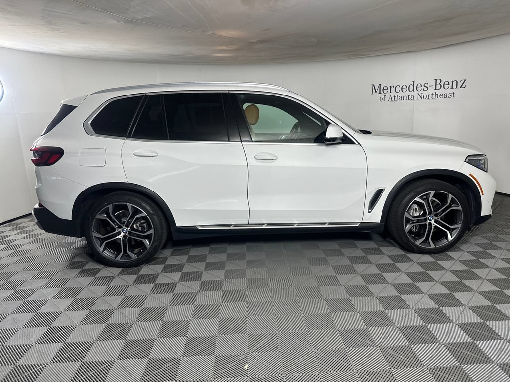 Used 2021 BMW X5 xDrive40i w/ Executive Package AWD/4WD image 8