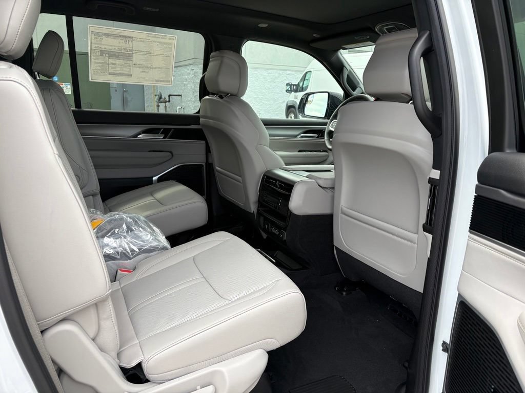 New 2026 Jeep Grand Wagoneer 2WD w/ Premium Group I image 13