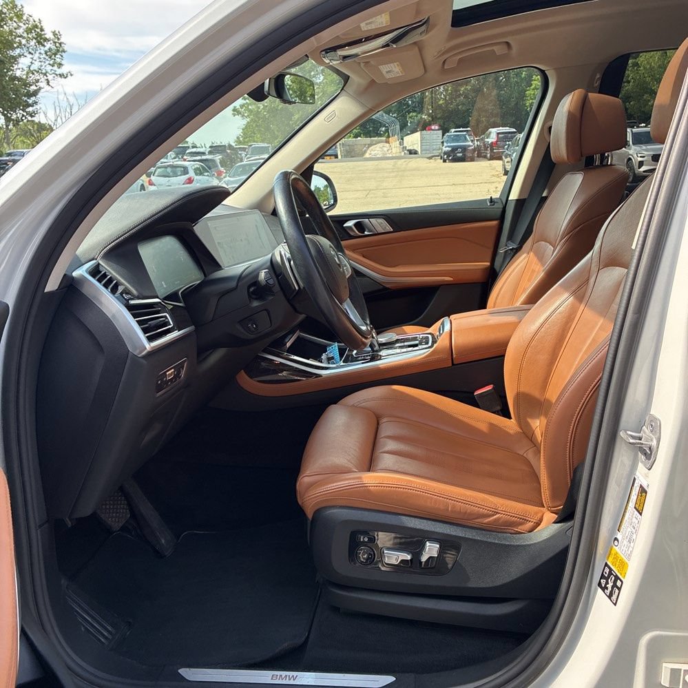 Used 2021 BMW X7 xDrive40i w/ Premium Package AWD/4WD image 10