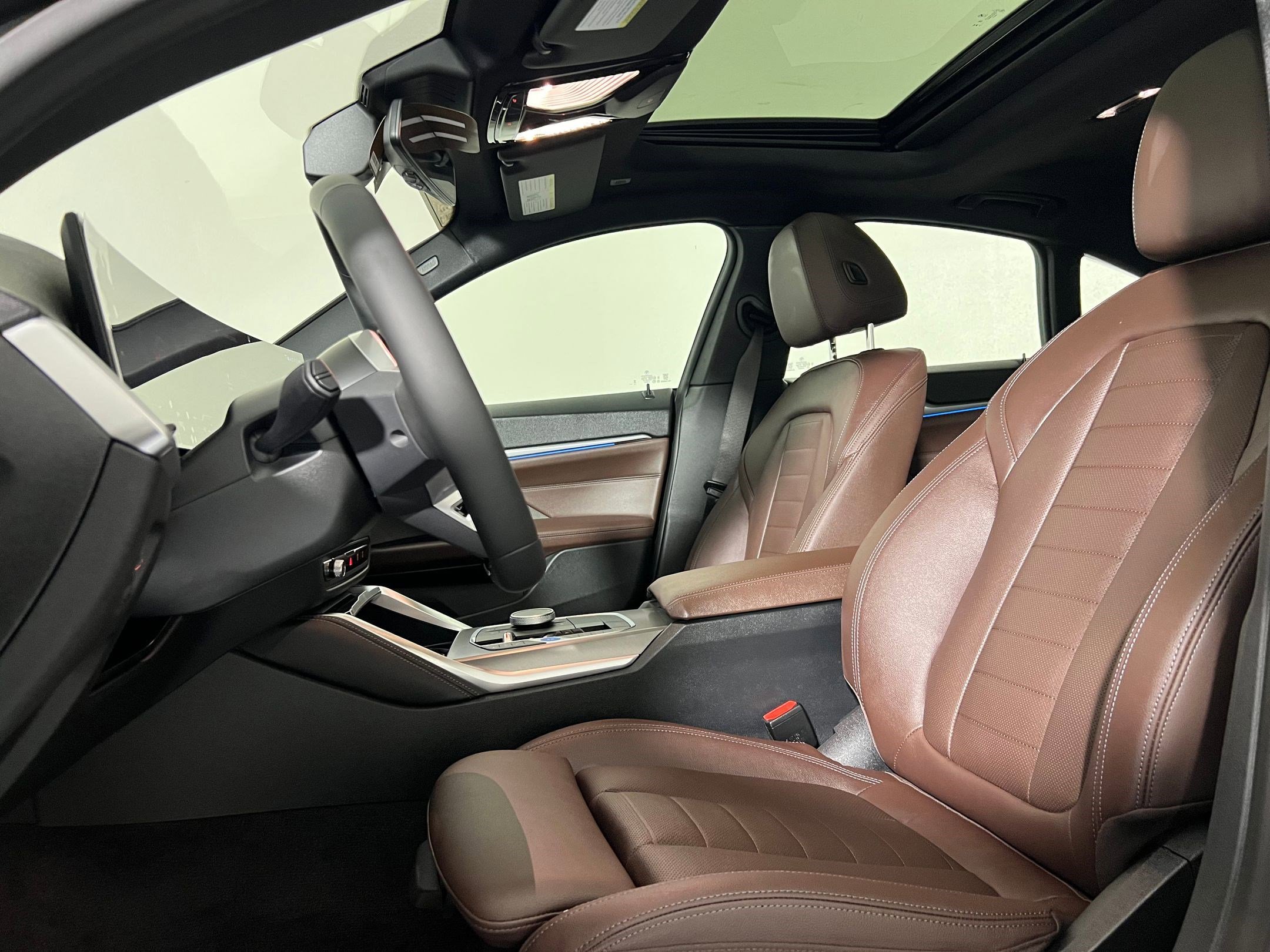 Used 2025 BMW i4 eDrive40 w/ M Sport Package image 14