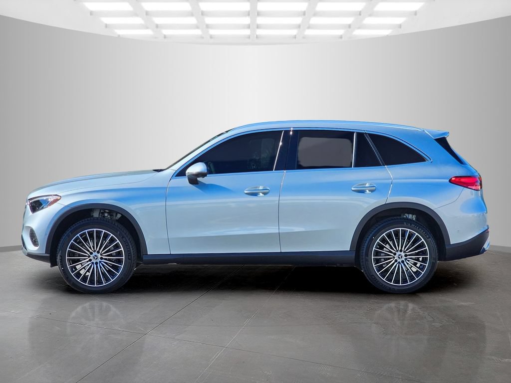 Used 2026 Mercedes-Benz GLC 300 image 3