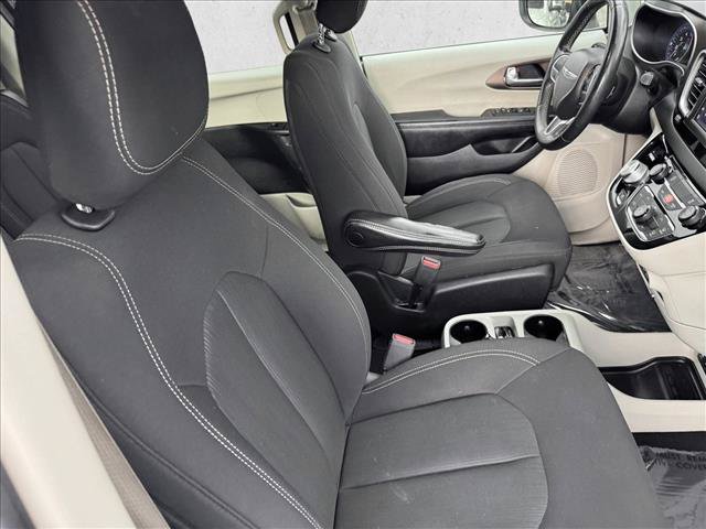 Used 2022 Chrysler Voyager LX FWD image 20