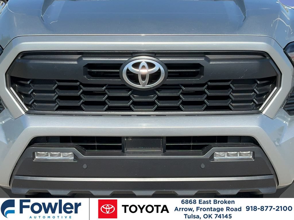Certified 2025 Toyota Tacoma TRD Off-Road w/ TRD Off Road Upgrade Package AWD/4WD image 33
