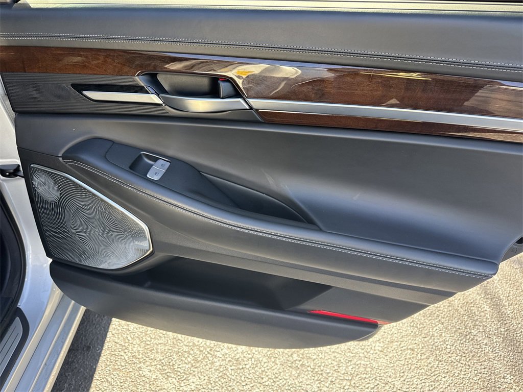Used 2019 Genesis G90 3.3T Premium image 16