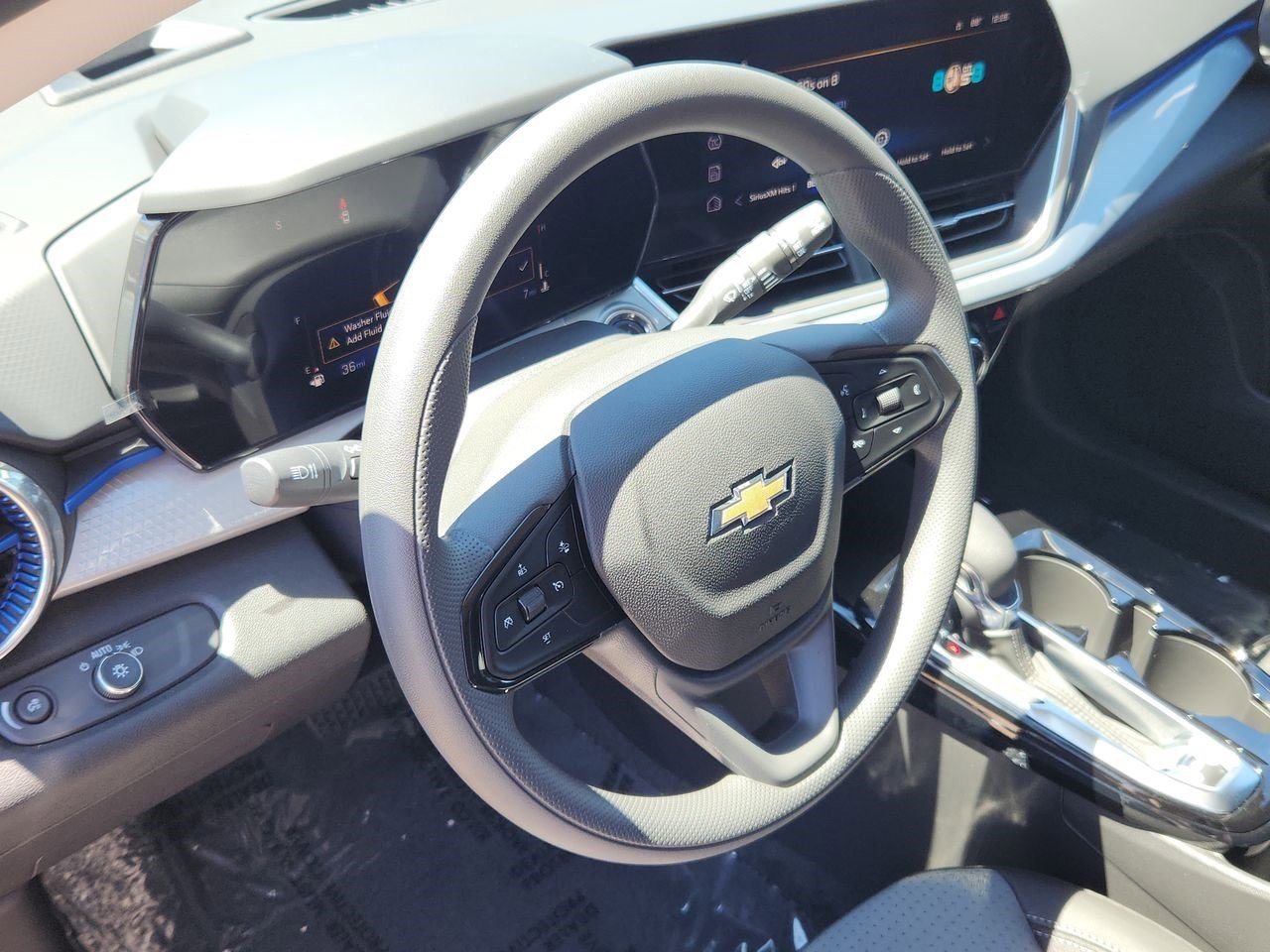 Used 2024 Chevrolet Trax LT FWD image 10